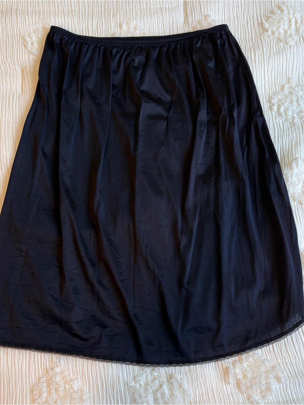 Vassarette Women’s Black Half Slip XL Nylon Solid Lace Hem Elastic Waistband